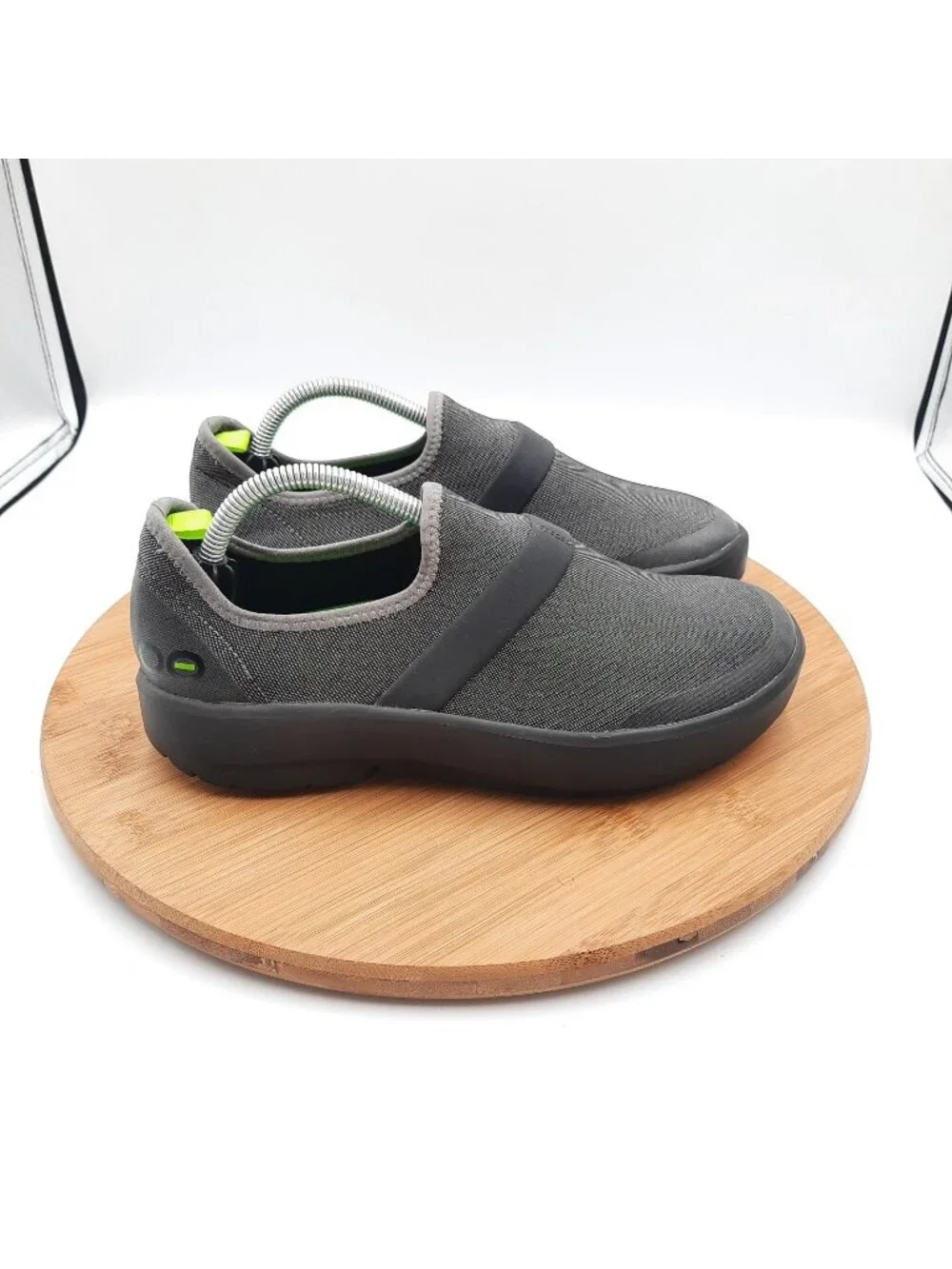 OOfos OOmg Fibre Womens Size 7 Shoes Gray Recovery Gym Workout Sneakers
